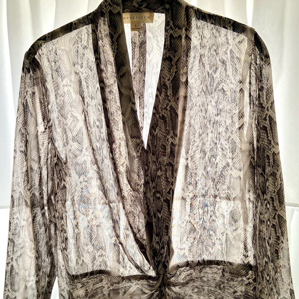 Love stitch size S NWOT snake skin print